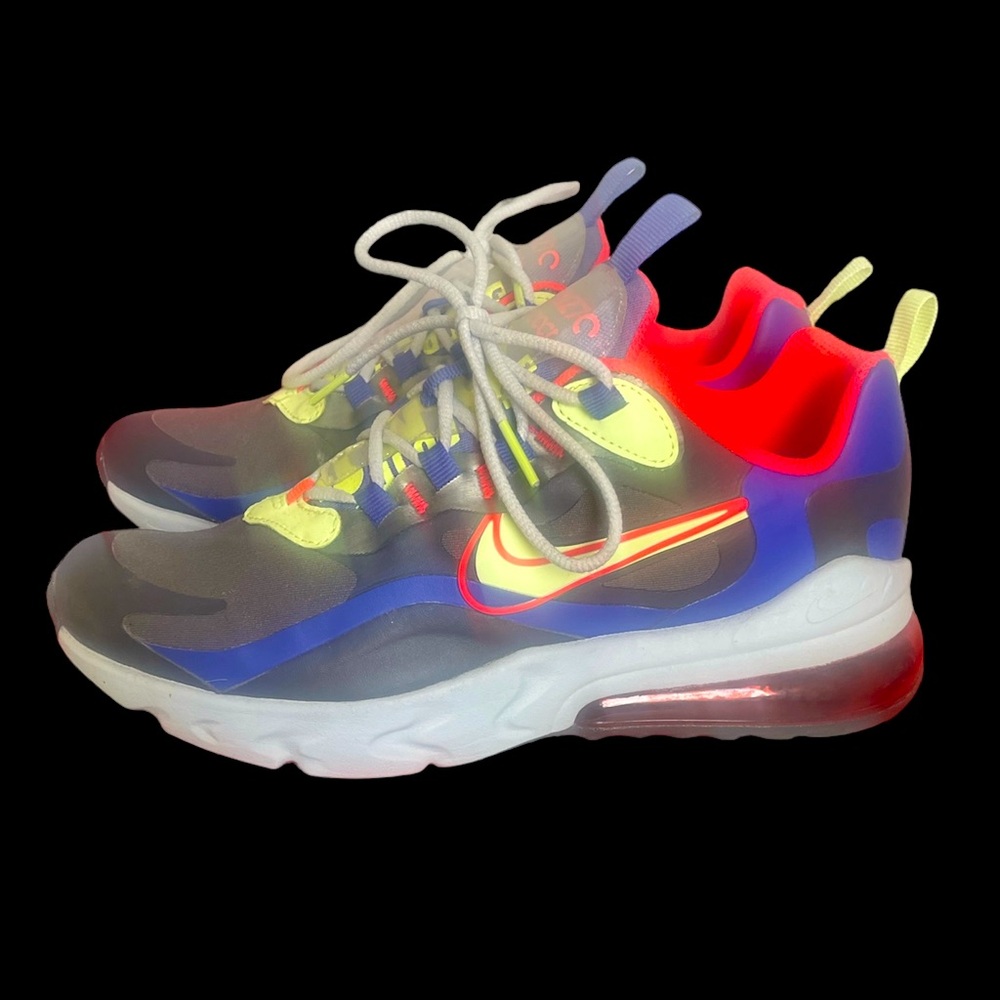 NIKE AIR MAX 270 REACT CT1630 001 SRP$150 Volt / Granite Kids 6.5Y / Women’s 8